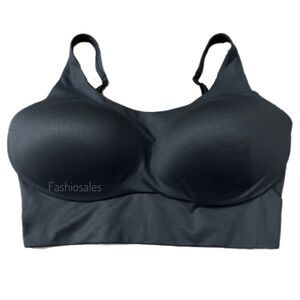 Victoria’s Secret Allegro Medium Support Flow on Point Lined sport bra gray